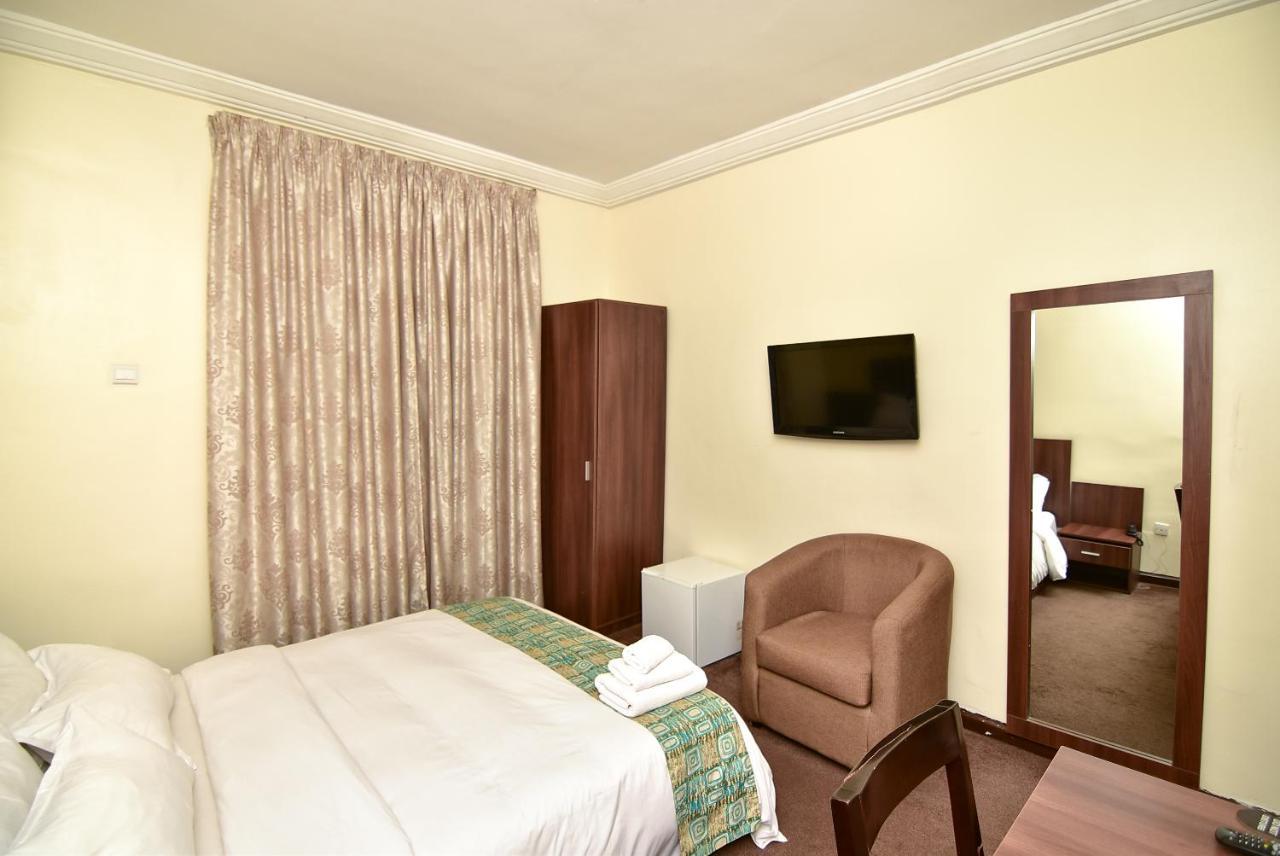 Sinclair Guest House Abuja Esterno foto